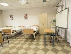 Sala specjalistyczna do wynajęcia na szkolenia z zakresu opieki medycznej w Ostrowie Wielkopolski