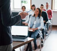 szkolenie na sali szkoleniowej