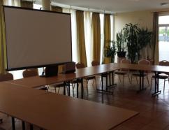 sala konferencyjna z rzutnikiem w Bydgoszczy