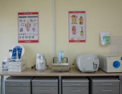 Sala stomatologiczna przy ulicy Żeromskiego w Rzeszowie, widok na urządzania szkoleniowe