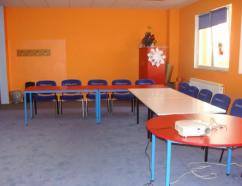 Sala szkoleniowa znajdująca się w budynku Leader School w Koninie przy ulicy Wojska Polskiego